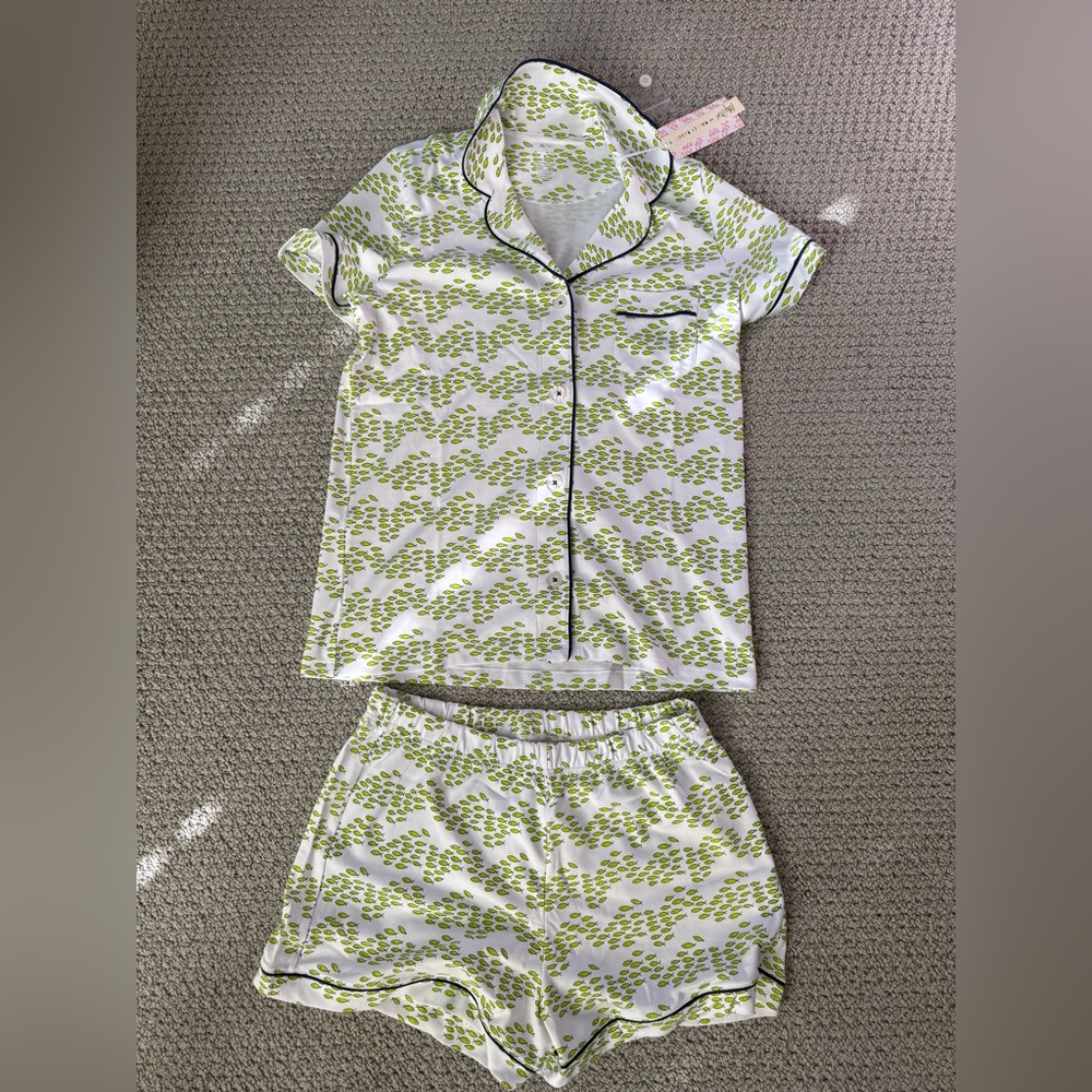 NWT Lilly Sisto x Roller Rabbit White and Lime Green Minnows Short Pajama Set